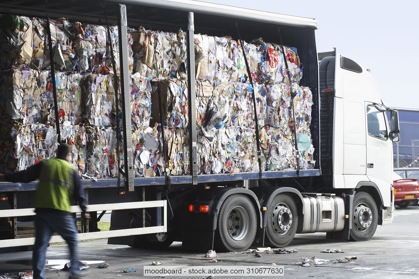 Recovered paper on a lorry